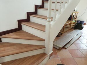 Mặt bậc cầu thang nhựa giả gỗ Hà Nội công nghiệp tự nhiên siêu đẹp siêu sang