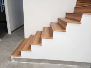 Mặt bậc cầu thang nhựa giả gỗ có trơn không? Câu trả lời ai cũng cần biết Phú Thọ Việt Trì Đoan Hùng Thanh Ba Hạ Hòa Cẩm Khê Yên Lập Thanh Sơn Phù Ninh Lâm Thao Tam Nông Thanh Thủy Tân Sơn Hải Phòng Hồng Bàng Lê Chân Ngô Quyền Kiến An Hải An Đồ Sơn Dương Kinh An Dương An Lão Kiến Thụy Tiên Lãng Thuỷ Nguyên Vĩnh Bảo Bạch Long Vĩ Cát Hải